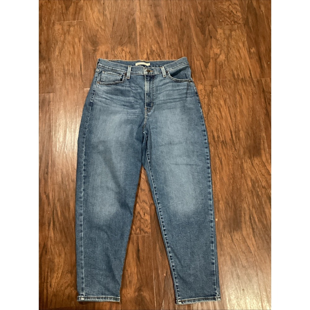Levis High Waisted Mom Jeans Womens Sz 31 Blue Denim Tapered Cotton